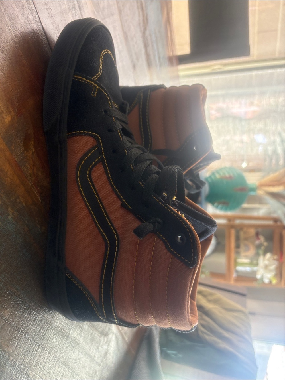Vans men’s size 10.5 lightly used - Picture 3 of 5
